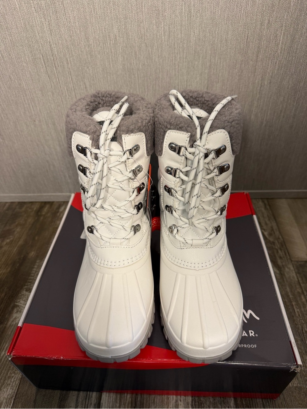 Storm by Cougar White Women's Insulated Winter Lace-Up Boots Size 10 Wide